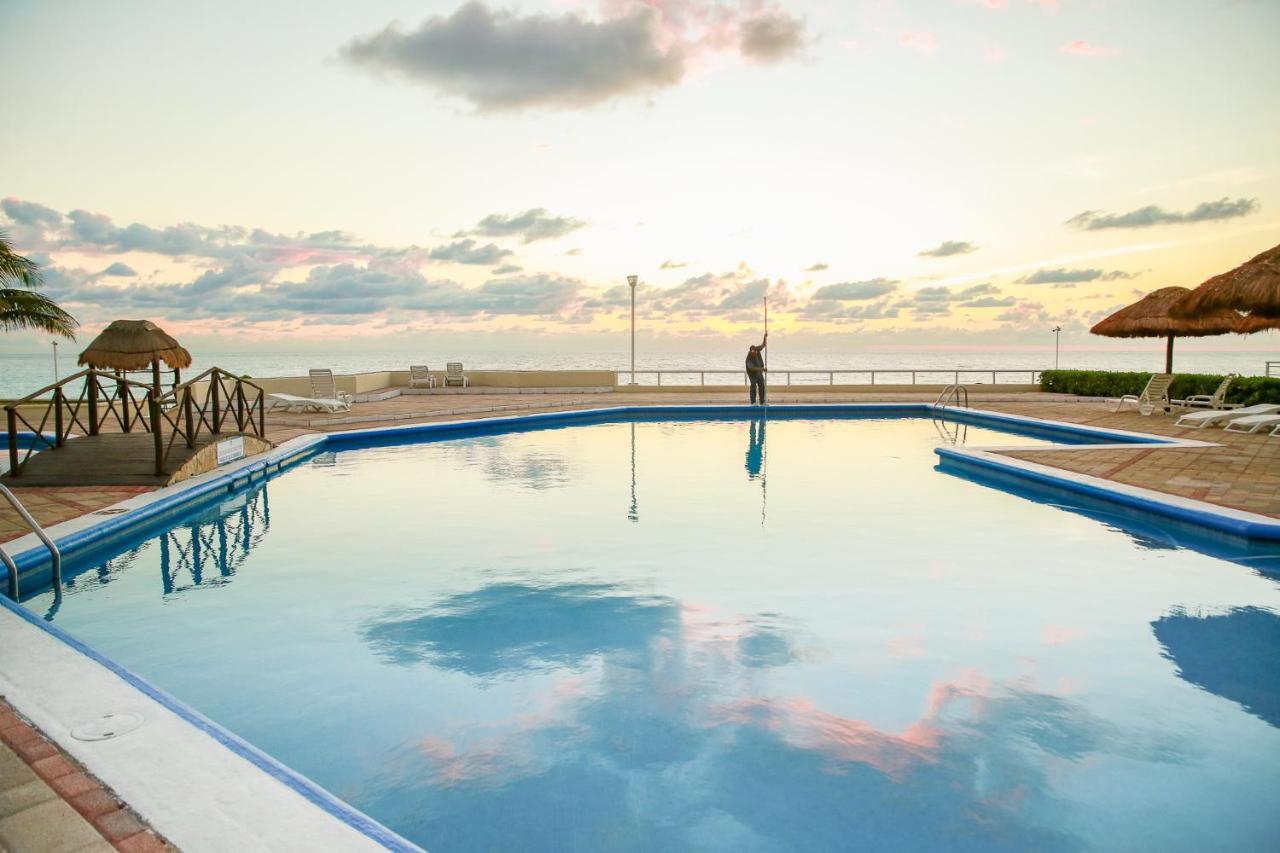 Apartment On The Beach With Terrace Ocean View, Brisas Cancun 01 By Beach & Ocean Apartments Exteriör bild